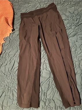 Black  LuluLemon cropped pants